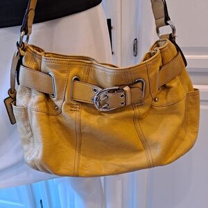 Tignanello Butter Soft Yellow Leather Shoulder Bag Carry All Organizer Satchel